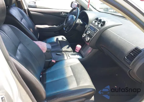 2010 Nissan Altima 2.5 S z USA, uszkodzony, nr VIN 1N4AL2AP4AN470321